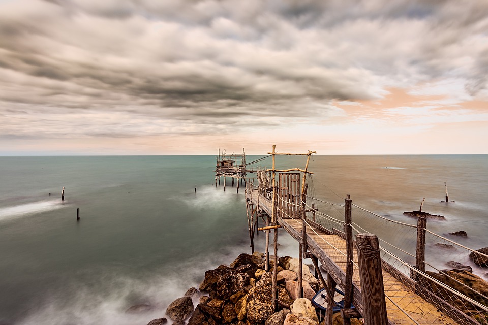 Abruzzo, borghi e costa dei trabocchi in self drive